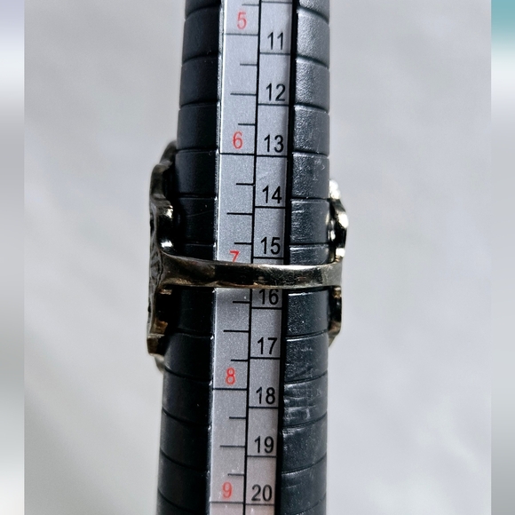 Intricate Dark Black Gray Floral Ring Size 7 - Picture 8 of 16